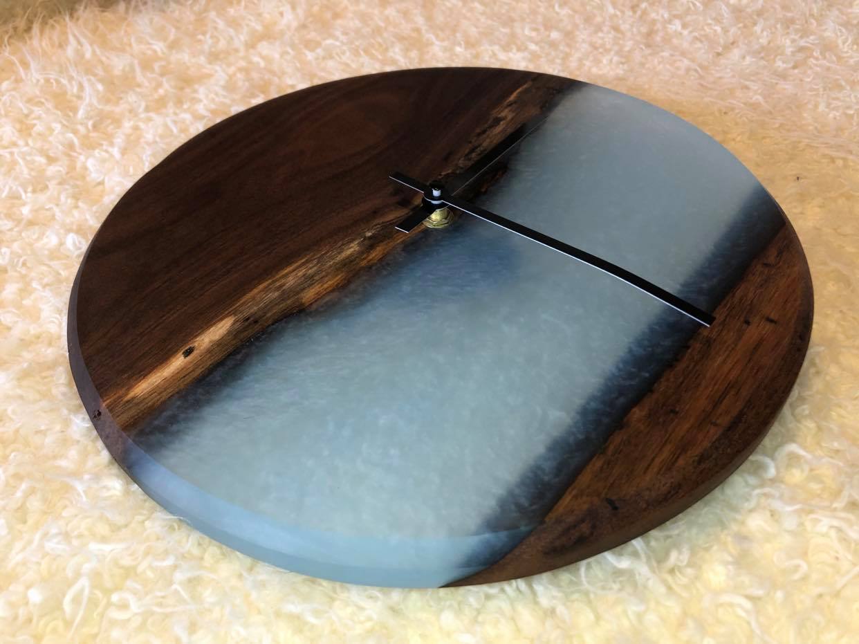 Live Edge/Resin Clock (Custom Order)